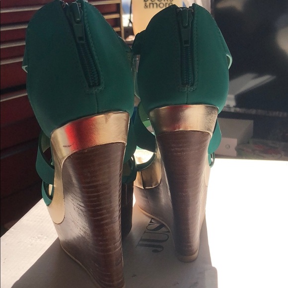 Stacked wedges - Picture 6 of 8